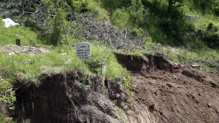 İnebolu'da 12 mezar başka yere taşındı