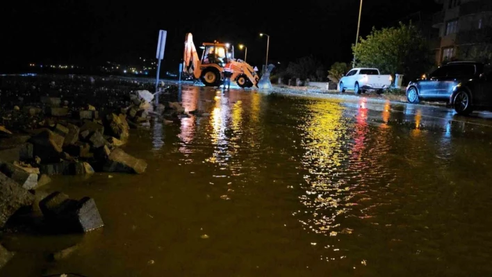 Kastamonu'da dev dalgalar sahili dövdü